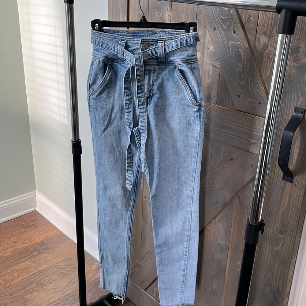 Forever 21 skinny jeans with belted waistline